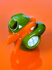 Mente Glass orange turtle pendant